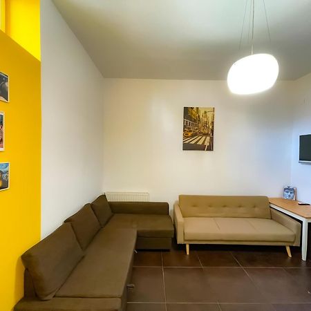شقة Cool Flat In The Heart Of Bucharest'S Fun And History المظهر الخارجي الصورة