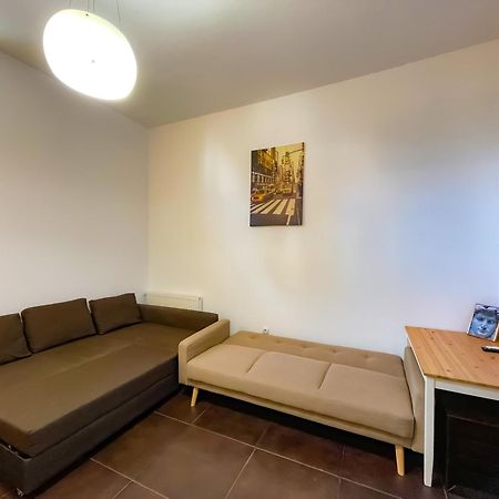 شقة Cool Flat In The Heart Of Bucharest'S Fun And History المظهر الخارجي الصورة