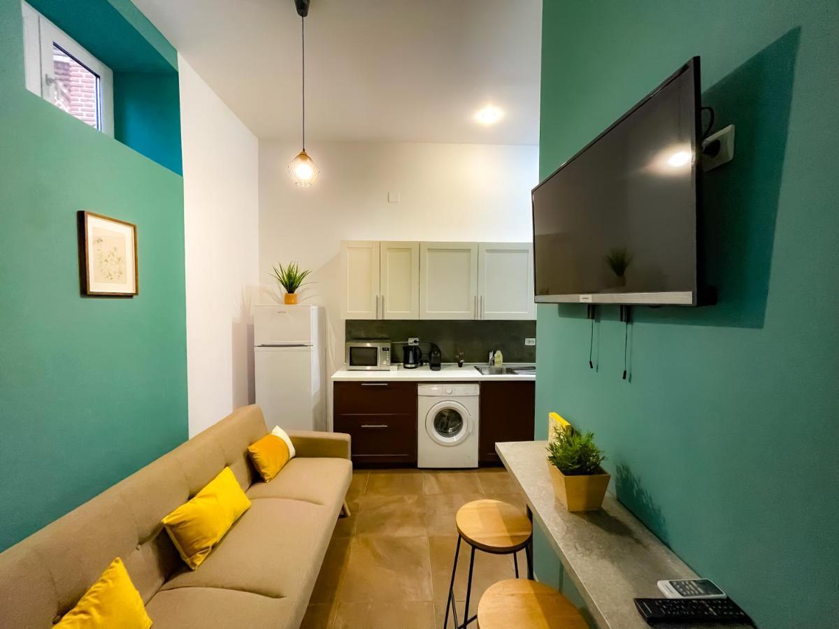 شقة Cool Flat In The Heart Of Bucharest'S Fun And History المظهر الخارجي الصورة