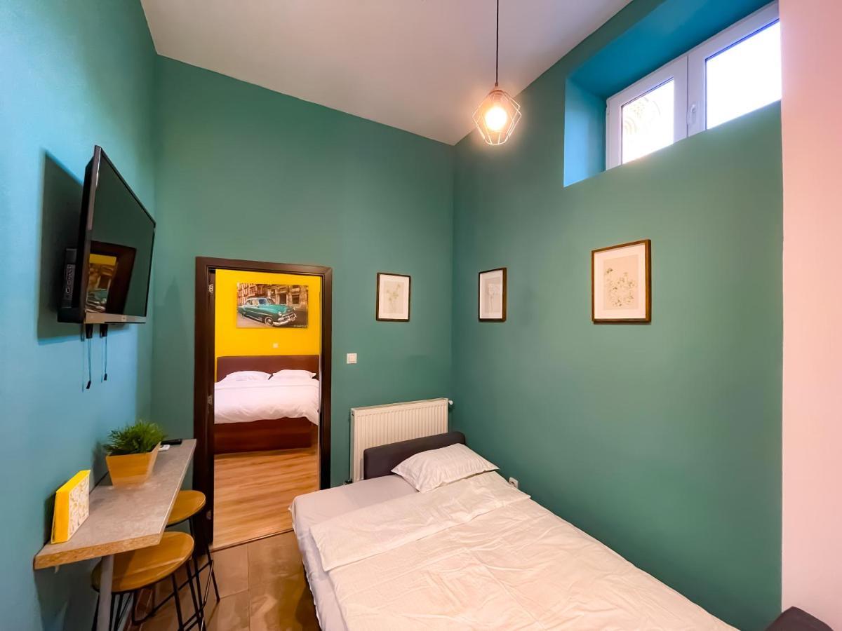 شقة Cool Flat In The Heart Of Bucharest'S Fun And History المظهر الخارجي الصورة
