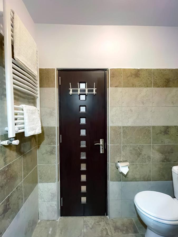 شقة Cool Flat In The Heart Of Bucharest'S Fun And History المظهر الخارجي الصورة