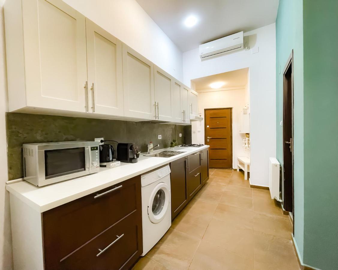 شقة Cool Flat In The Heart Of Bucharest'S Fun And History المظهر الخارجي الصورة