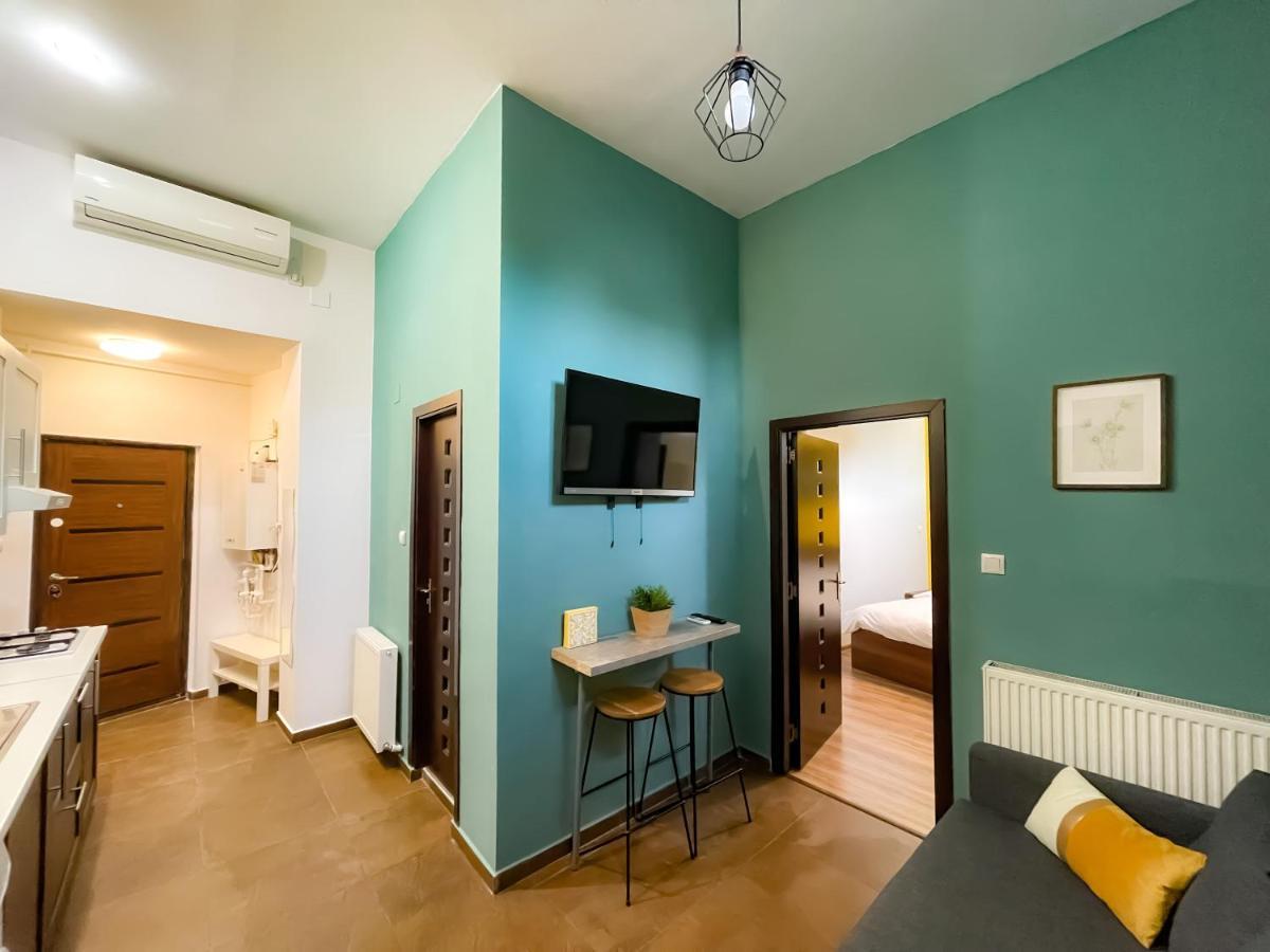 شقة Cool Flat In The Heart Of Bucharest'S Fun And History المظهر الخارجي الصورة